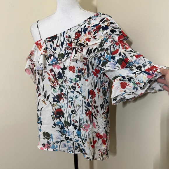 Parker Clayton || Woman’s Ruffle Watercolor Floral Silk Top size Med - Picture 2 of 13